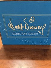 Walt Disney Collector’s Society – Ariel “Seaside Serenade” Figurine - Mermaid
